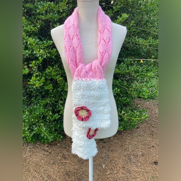 Lorelai Gilmore Lorelai Floral Scarf Completely handmade - Picture 5 of 12